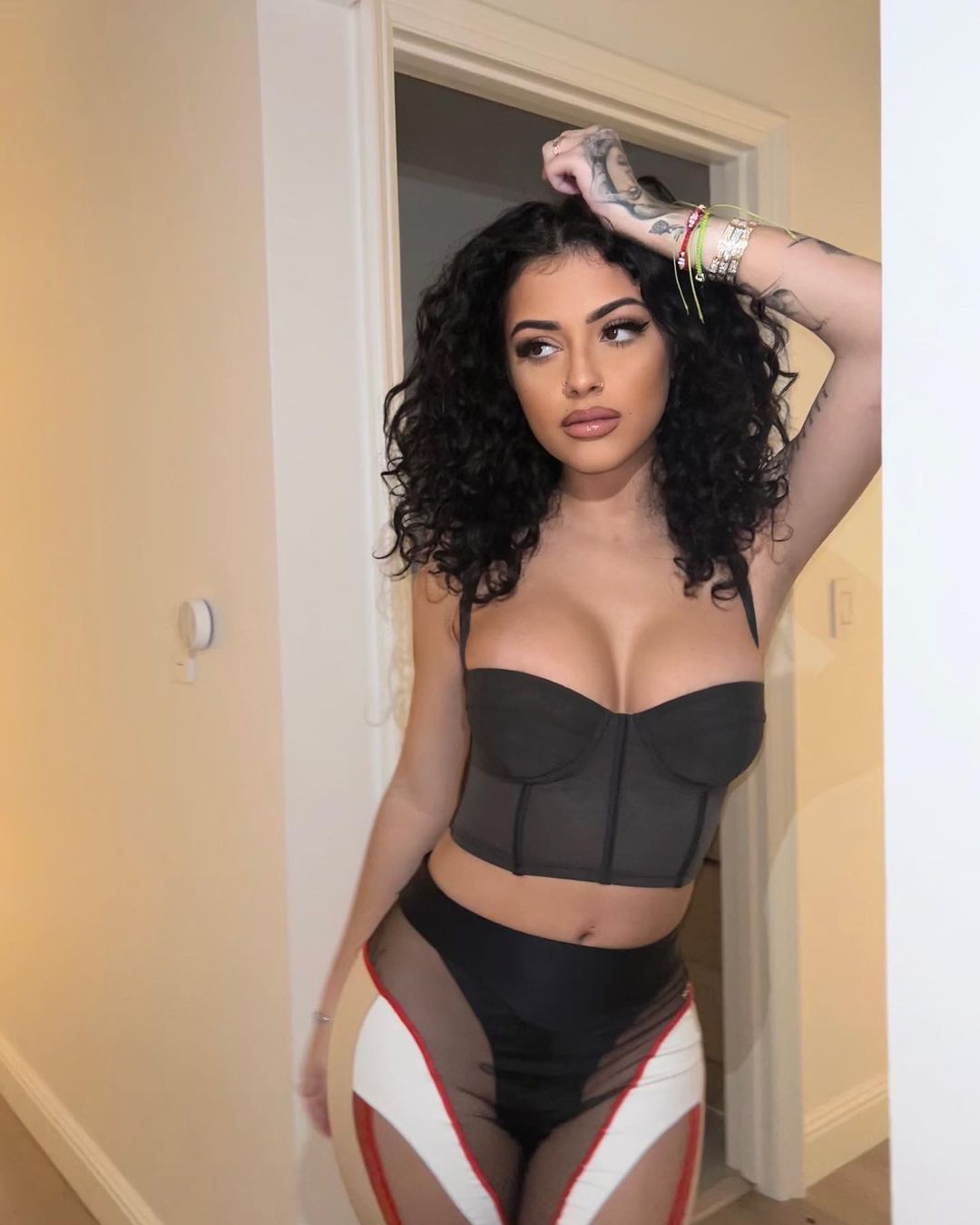 beth vartanian add malu trevejo hot image