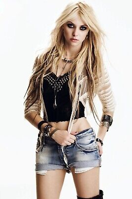 cody bignell add taylor momsen hot photo