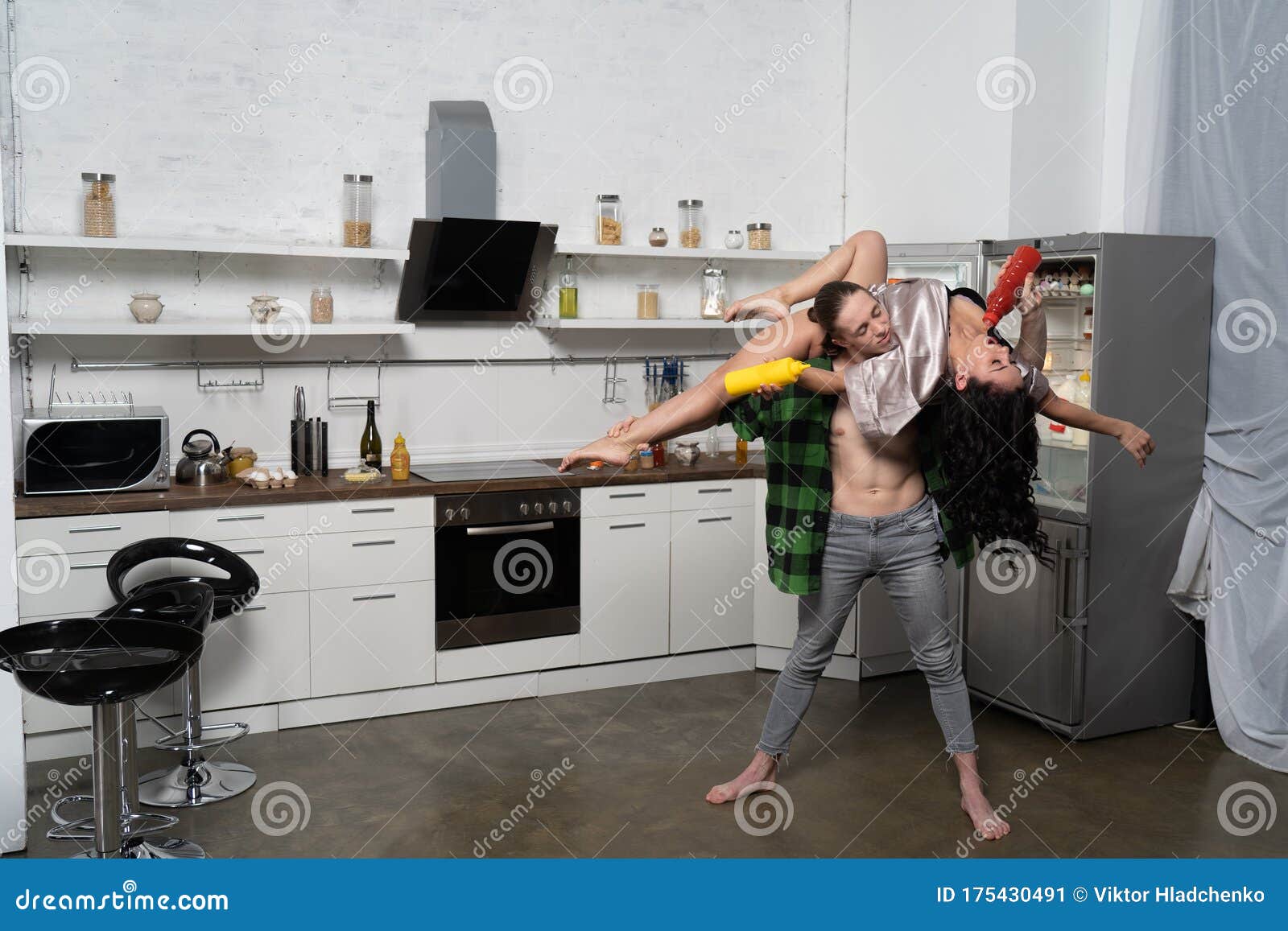 candace hilderbrand add nude women in kitchen photo