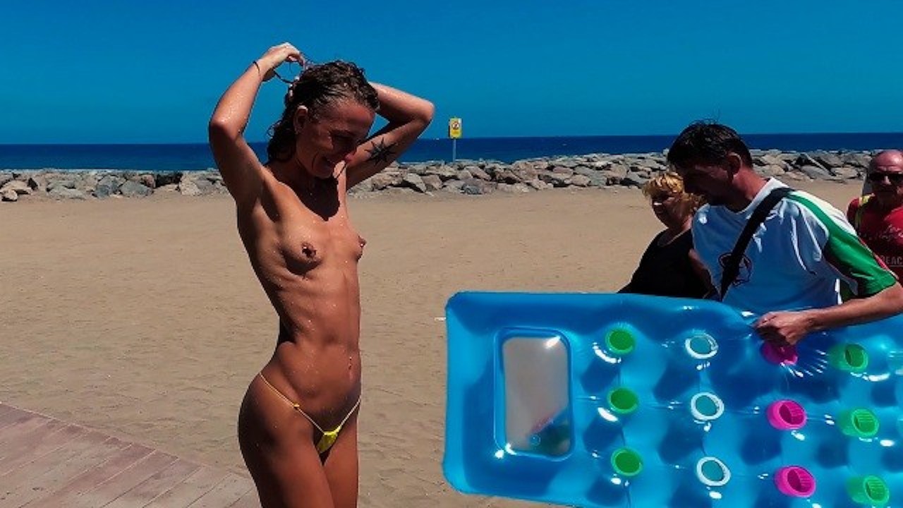 aamu khan add shower nude beach photo