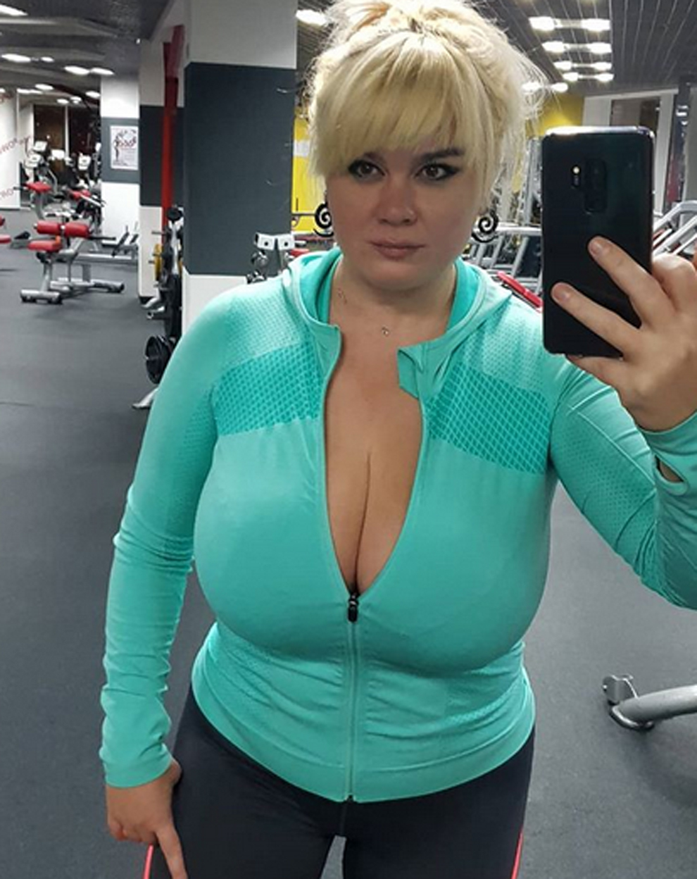 bre larson add busty big milf image