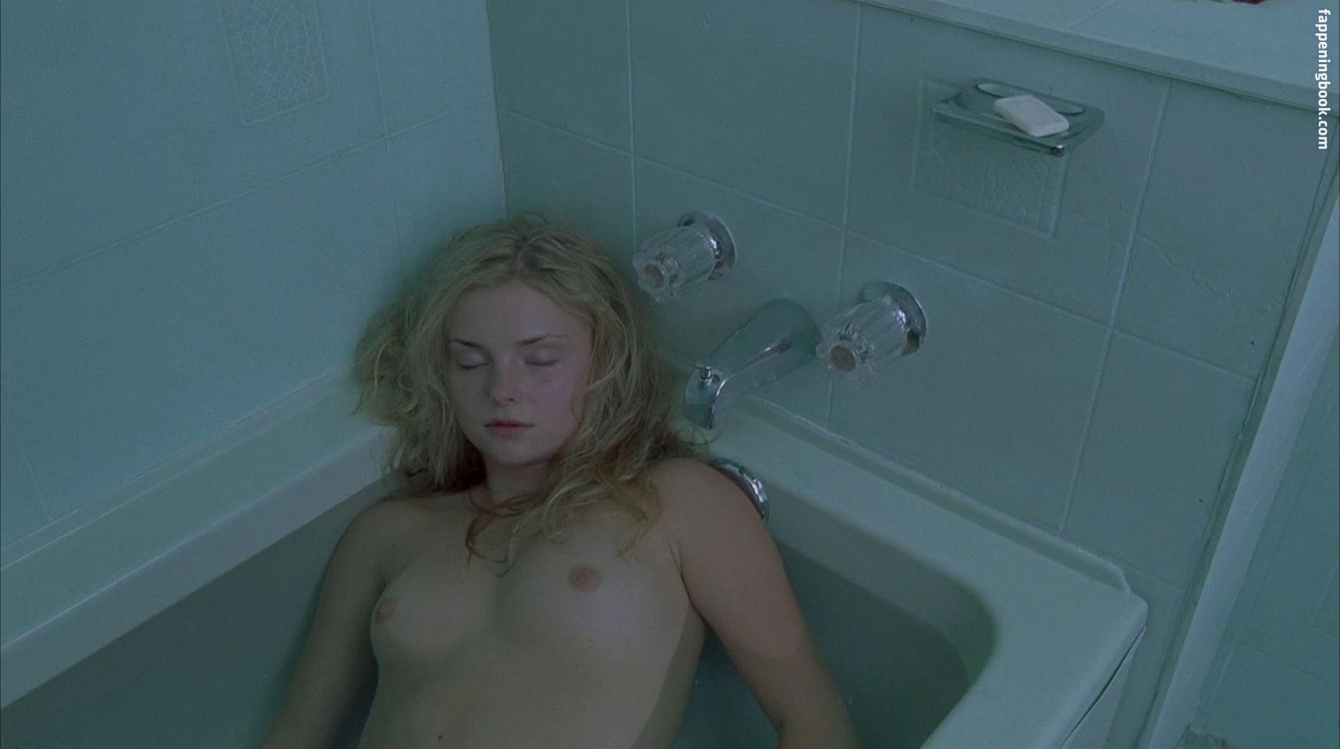 daniel cripps add izabella miko nude image