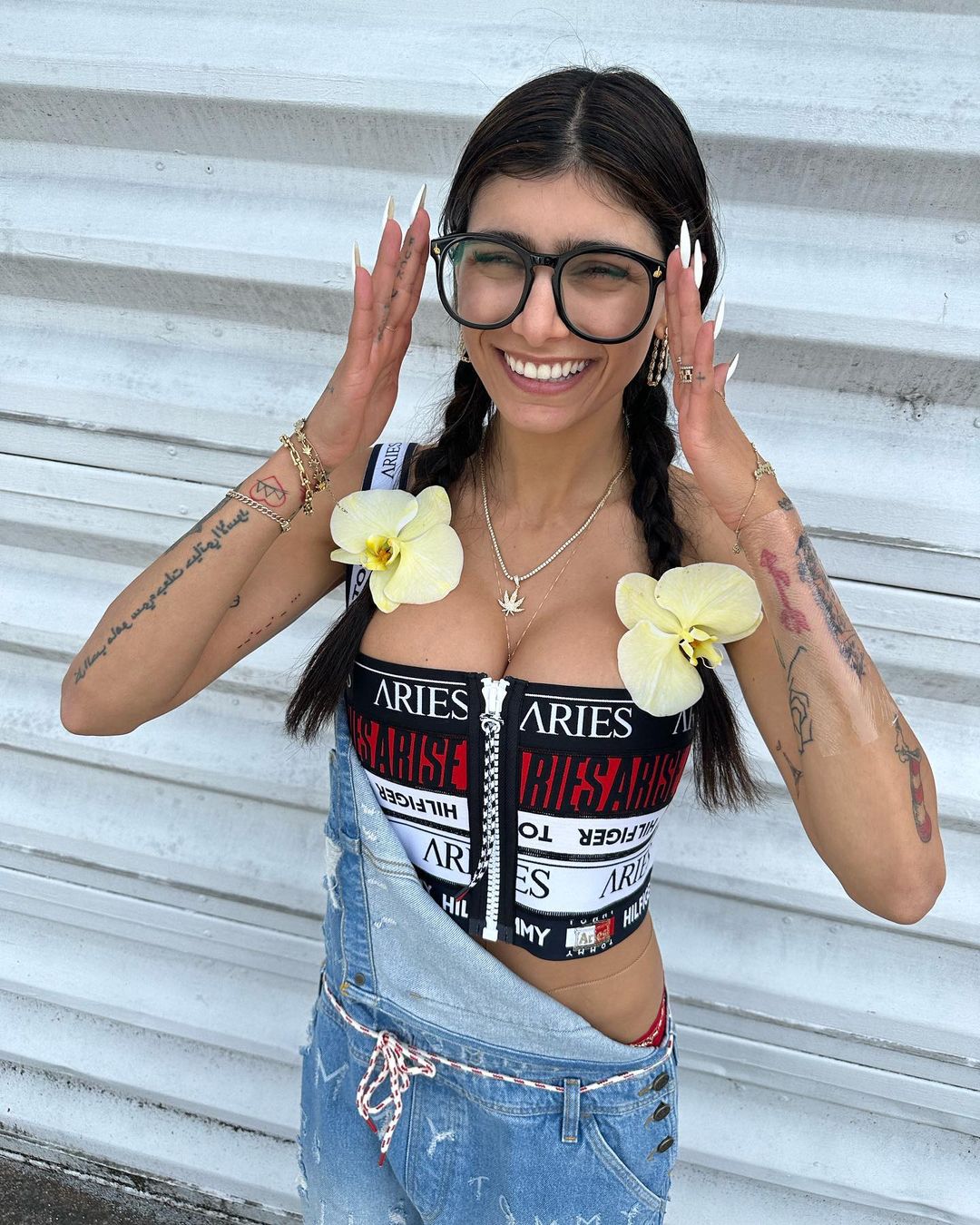 barbara mcandrew add mia khalifa girlfriend photo