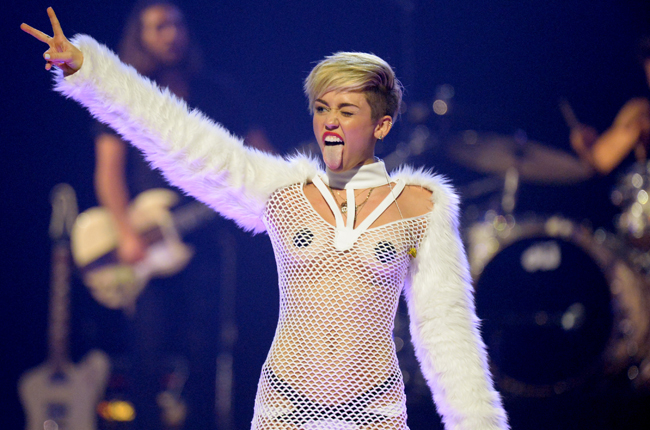 art woodward add naked videos of miley cyrus image